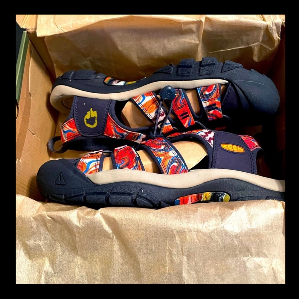 NWT Women’s Keen sandals